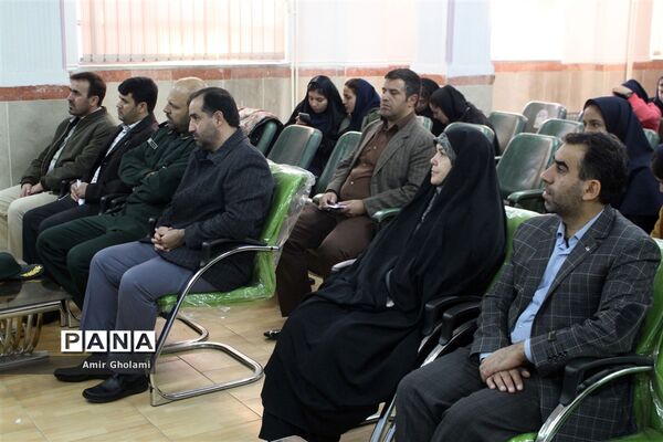 اعزام دانش‌آموزان دختر منطقه چهاردانگه  به مناطق عملیاتی جنوب کشور