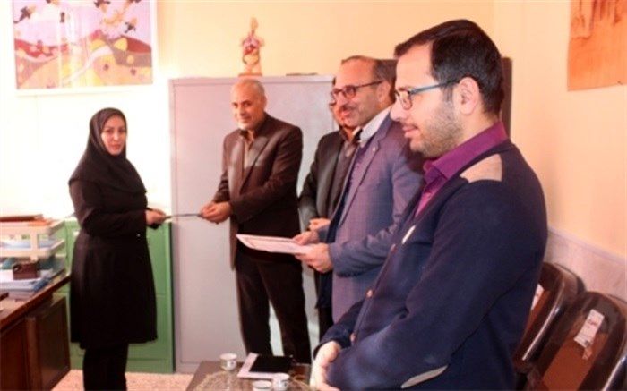 معلم خندابی در جشنواره کشوری الگوهای تدریس برتر سوم شد