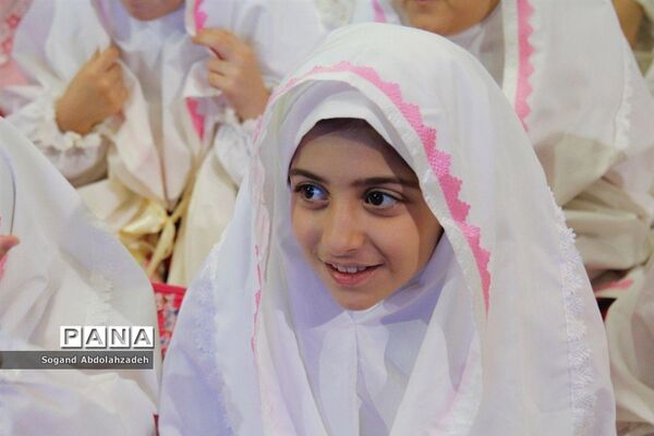 جشن عبادت دانش‌آموزان دختر در ساری
