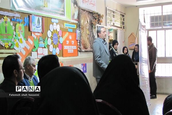 نواخته شدن زنگ هفته پژوهش در شهرستان فیروزکوه