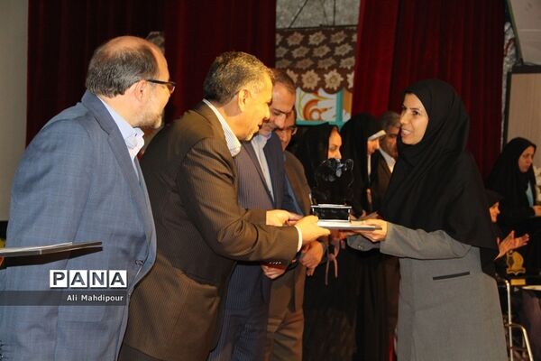 همایش هفته پژوهش در کانون فرهنگی هنری سمیه شهرری