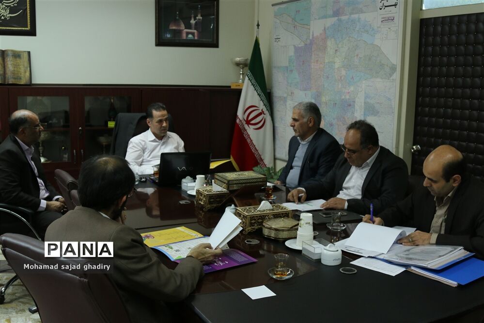برگزاری سومین جلسه کار گروه خوداتکایی سازمان دانش‌آموزی شهر تهران