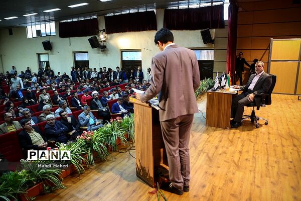 نشست وزیرآموزش و پرورش با دانشجو معلمان دانشگاه فرهنگیان