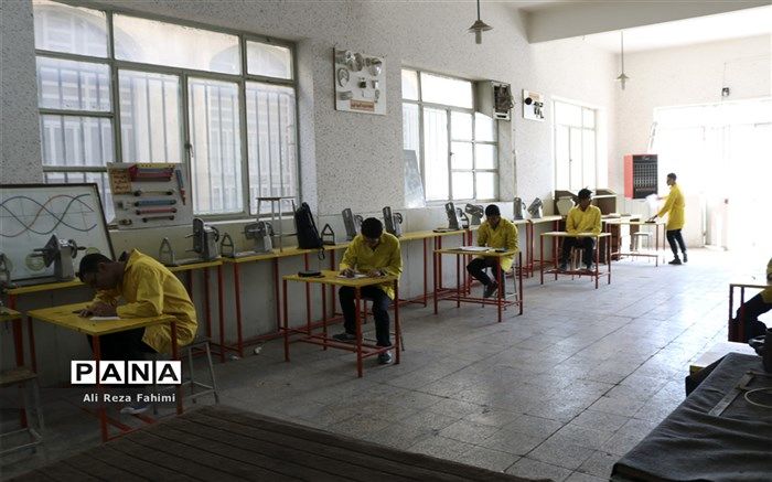 نشست هم اندیشی معاونین آموزش متوسطه قطب سه کشور در شیراز