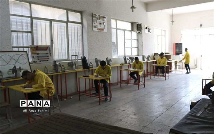 نشست هم اندیشی معاونین آموزش متوسطه قطب سه کشور در شیراز