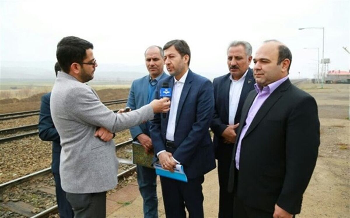 بازدید معاون عمرانی وزیرکشور از پروژه دوخطه کردن راه آهن زنجان-تهران
