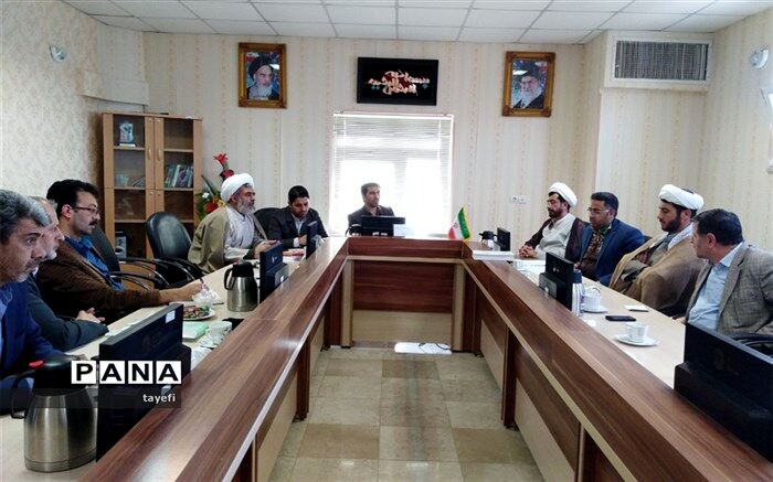 برگزاری جلسه هم اندیشی طرح گفتمان های دینی در چناران