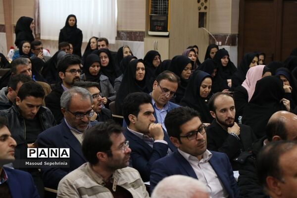 آیین افتتاح توزیع وسایل و تجهیزات ورزشی دانش‌آموزان آذربایجان شرقی