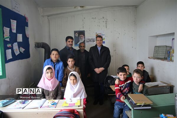 بازدید معاون مدیرکل و مدیر آموزش و پرورش میانه از مدارس روستایی