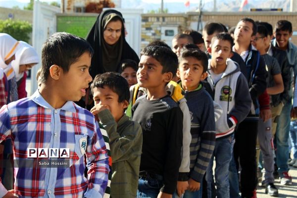 مراسم تجلیل از دانش‌آموزان معلول به میزبانی دبیرستان قاضی در گله‌دار فارس