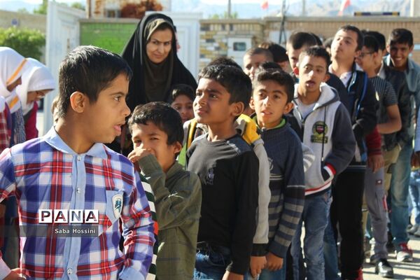 مراسم تجلیل از دانش‌آموزان معلول به میزبانی دبیرستان قاضی در گله‌دار فارس