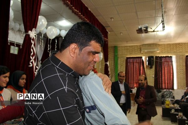مراسم تجلیل از دانش‌آموزان معلول به میزبانی دبیرستان قاضی در گله‌دار فارس