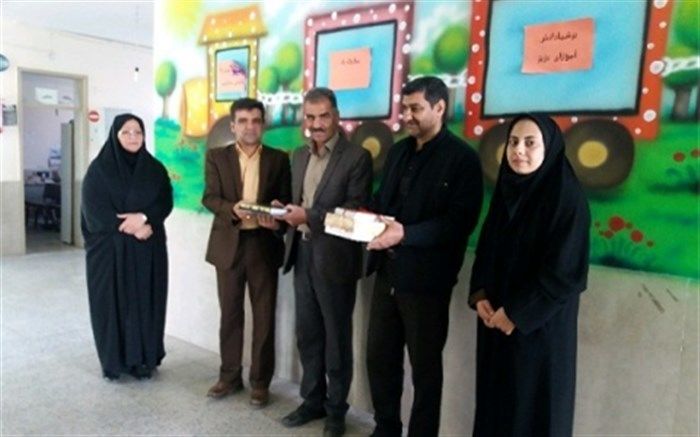 تجلیل از مدیران و پرسنل مدارس و مراکز غیر دولتی اردستان