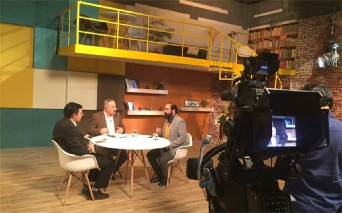 رضا بیات  در برنامه «شب شعر»:  شمس آینه ایست که مولوی خدا را در آن می‌بیند