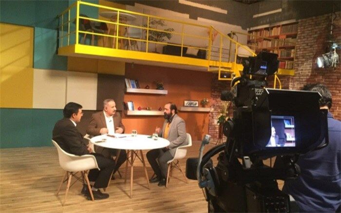رضا بیات  در برنامه «شب شعر»:  شمس آینه ایست که مولوی خدا را در آن می‌بیند