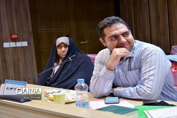 نشست هم اندیشی اعضا هیئت اندیشه ورز شهرستان‌های استان تهران در شهریار