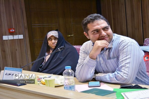 نشست هم اندیشی اعضا هیئت اندیشه ورز شهرستان‌های استان تهران در شهریار