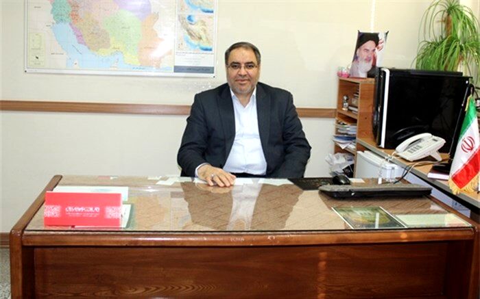 به‌عنوان متولی امر تعلیم و تربیت باید نقش فعال تری در جامعه ایفا کنیم