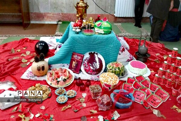 برگزاری جشن یلدا در دبیرستان متوسطه اول فخرالزمان قریب