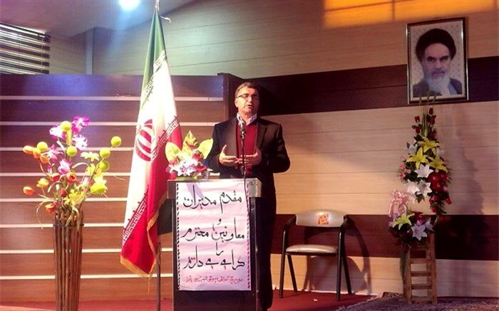 باید تلاش کنیم دانش آموزان ما در فضای مدرسه زندگی کردن را بیاموزند