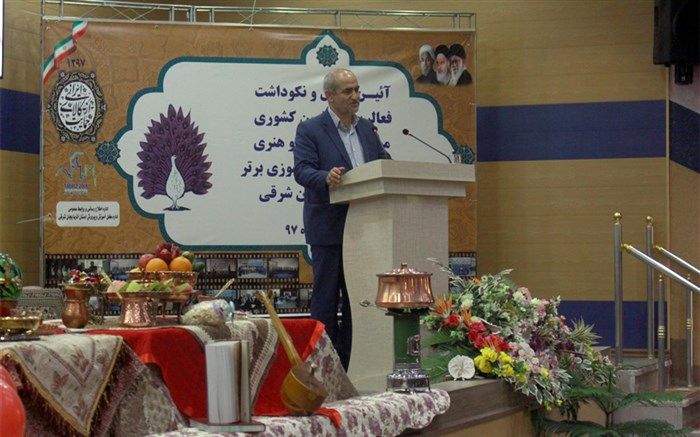 مدیر کل آموزش و پرورش آذربایجان شرقی: معلم باید گاهی نقش پدر، مادر و یا دوست را برای دانش آموز ایفا کند