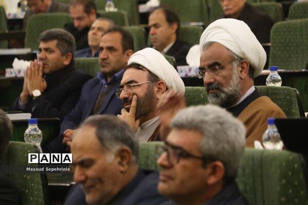 بازدید معاون استخدامی رئیس جمهور از شعبه پنجم سازمان تامین اجتماعی تبریز