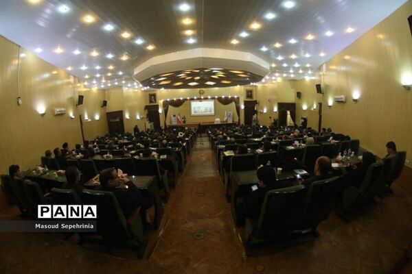 بازدید معاون استخدامی رئیس جمهور از شعبه پنجم سازمان تامین اجتماعی تبریز