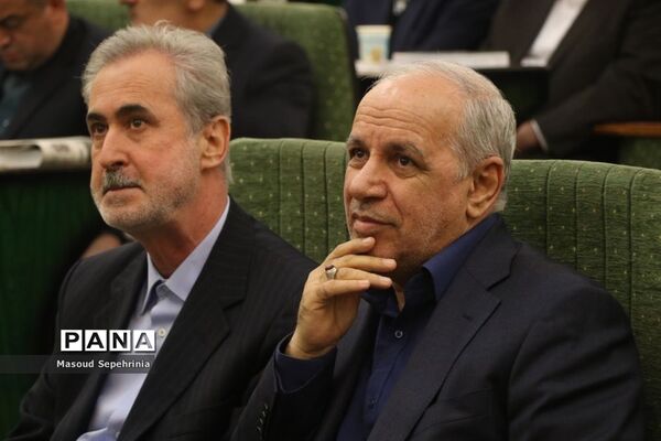 بازدید معاون استخدامی رئیس جمهور از شعبه پنجم سازمان تامین اجتماعی تبریز