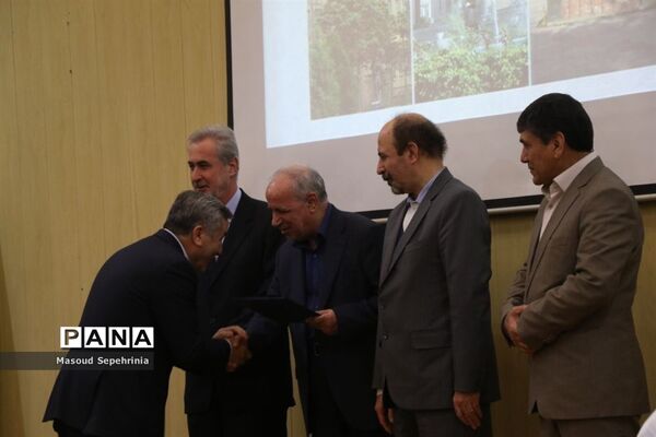 بازدید معاون استخدامی رئیس جمهور از شعبه پنجم سازمان تامین اجتماعی تبریز