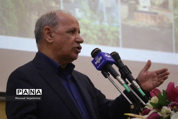 بازدید معاون استخدامی رئیس جمهور از شعبه پنجم سازمان تامین اجتماعی تبریز