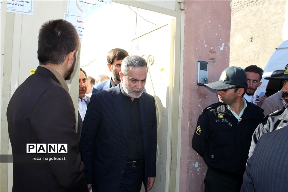 بازدید وزیر آموزش و پرورش از مدرسه حادثه دیده اسوه حسنه زاهدان