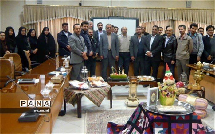 آیین گرامیداشت شب یلدا در اداره آموزش وپرورش ناحیه 4