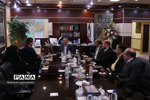 دیدار صمیمی استاندار تهران  با مدیرکل آموزش و پرورش شهر تهران