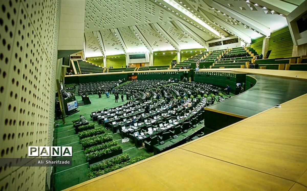کدام نماینده فیلم جلسه غیرعلنی مجلس  را پخش کرد؟