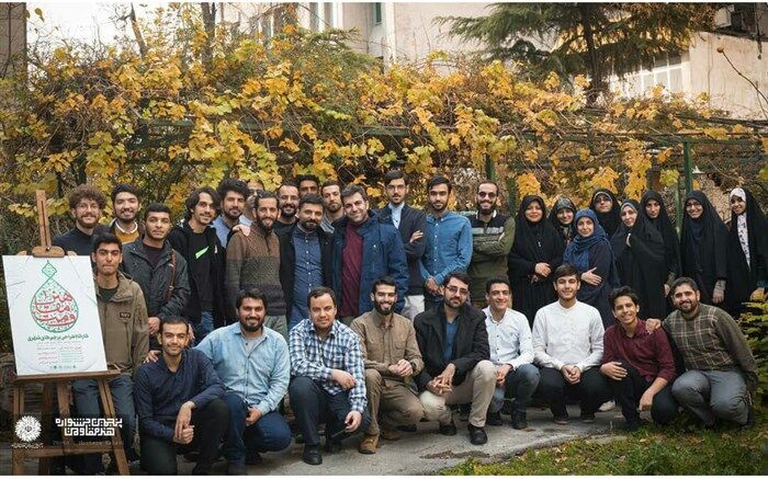 حیاتی: تلفیق هنر و صنعت در تولید پرچم و کتیبه ضروری است