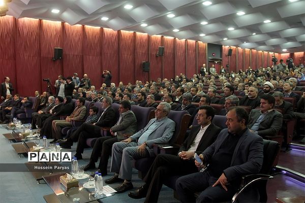 همایش تجلیل از خیرین مدرسه‌ساز در زلزله کرمانشاه