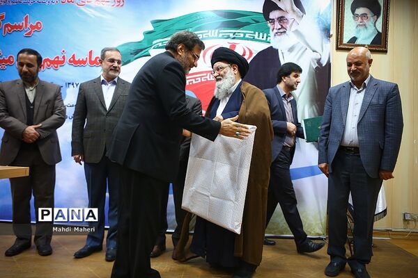 مراسم گرامیداشت حماسه نهم دی در آموزش‌وپرورش