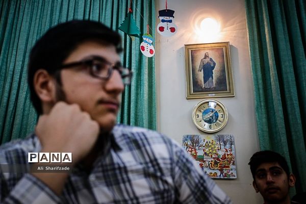 حضور سرزده وزیر آموزش و پرورش  در جشن سال نو دانش‌آموزان ارمنی