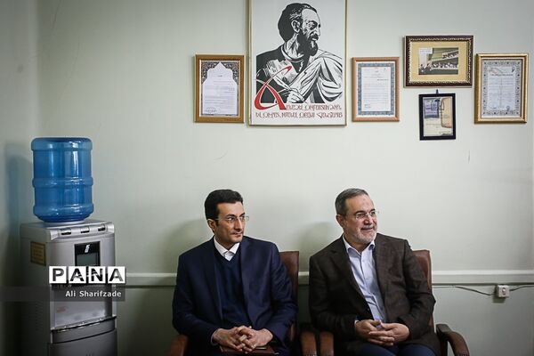 حضور سرزده وزیر آموزش و پرورش  در جشن سال نو دانش‌آموزان ارمنی