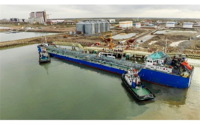 پهلوگیری نخستین کشتی حامل روغن خوراکی درمجتمع بندری کاسپین