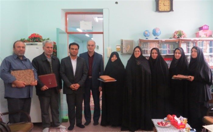 تجلیل از دست اندر کاران برگزاری دوره آموزشی مرحله کشوری سیزدهمین المپیاد نجوم و اختر فیزیک
