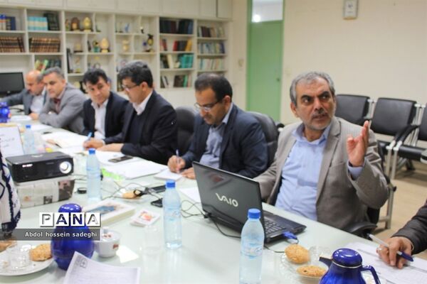 نشست تخصصی کار گروه زیر نظام تربیت معلم و تامین منابع انسانی استان بوشهر