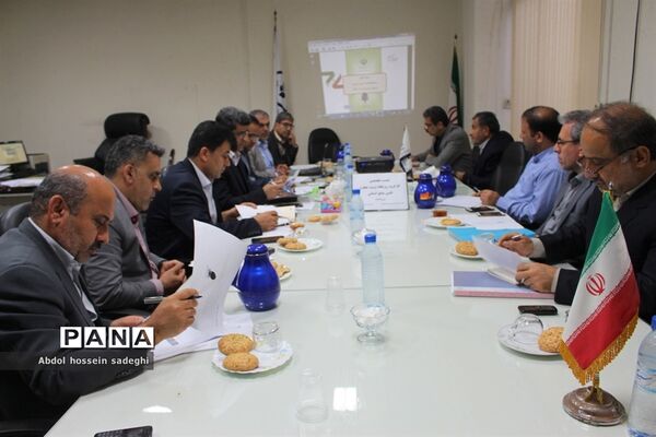 نشست تخصصی کار گروه زیر نظام تربیت معلم و تامین منابع انسانی استان بوشهر