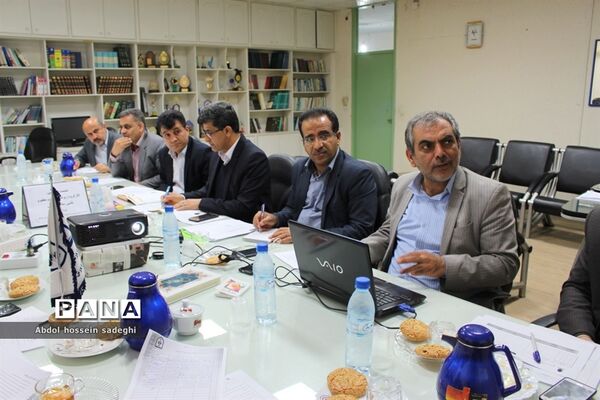 نشست تخصصی کار گروه زیر نظام تربیت معلم و تامین منابع انسانی استان بوشهر