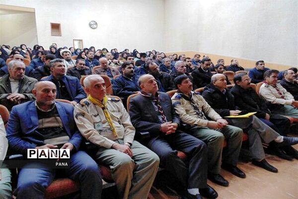 دوره آموزشی مربیان جدیدالورود و بازآموزی مربیان پیشتاز سازمان دانش‌آموزی شهرستان خوی