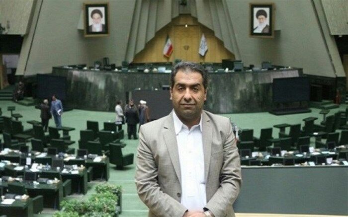 تکذیب تعلیق کارمند گمرک