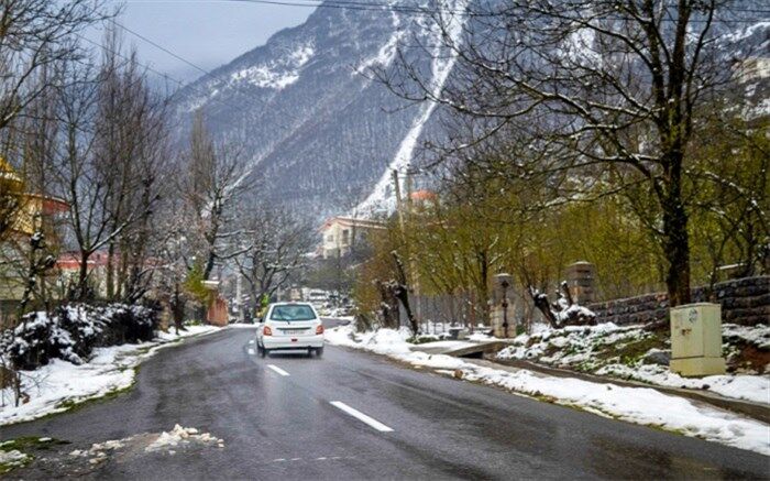 بارش برف در محورهای 3 استان