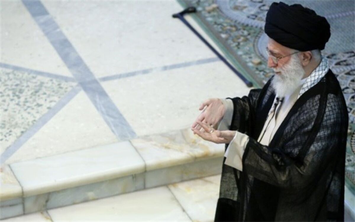 مراسم تشییع پیکر آیت‌الله هاشمی شاهرودی با حضور رهبر انقلاب برگزار شد