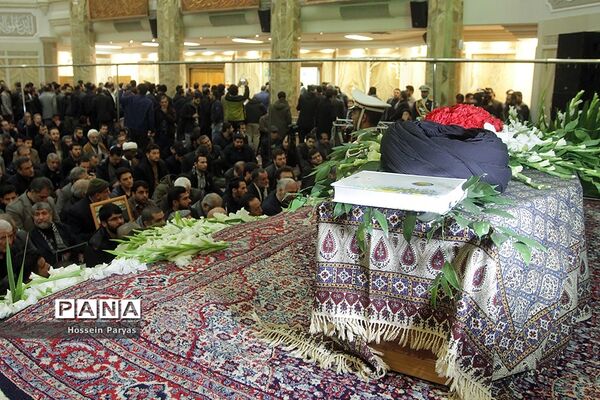 مراسم وداع با پیکر آیت‌الله هاشمی شاهرودی - مسجد امام صادق (ع)