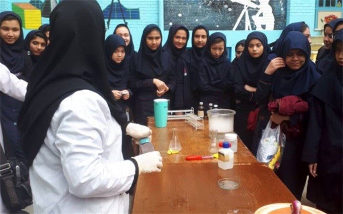 برگزاری نمایشگاه دست سازه دانش آموزان درشهرری